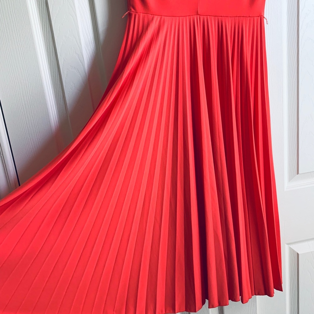 Dress - Picture 4 of 6